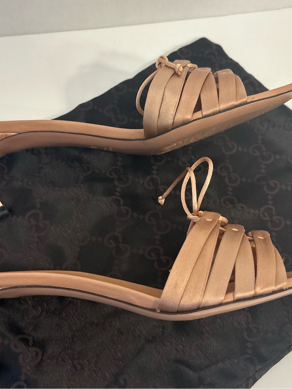 Authentic vintage Gucci Satin Slide Mules in Blush Tan - Picture 10 of 16